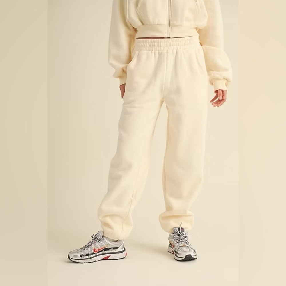 LAST ONE! ✨Cozy Fleece Joggers